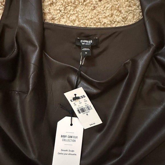 Express Crop Top - Picture 3 of 3